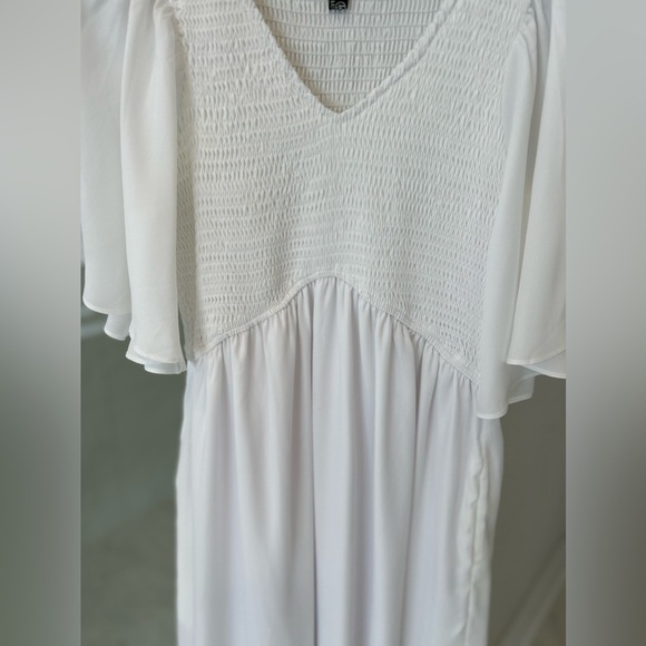 Lillusory Flowy White Smocked Midi Dress - Picture 10 of 11